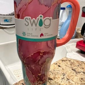 SWIG cup with lid ,straw and handle!